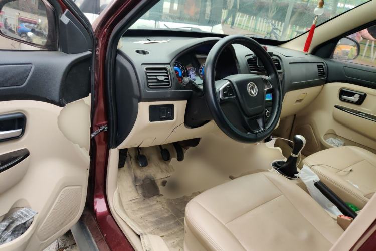 Used Dongfeng Fengon 370 2016 1.5L Manual Standard Edition SFG15-05 7 Seats
