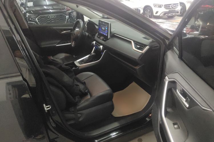 Used Toyota Wildlander 2022 2.0L CVT 4x4 Luxury PLUS Edition