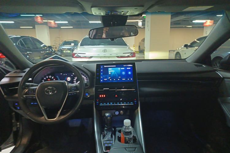 Used Toyota Avalon 2023 2.5L Luxury Edition Center Console