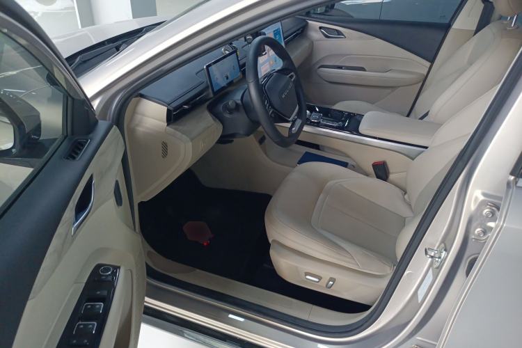 Used Wuling Xingguang 2024 Co-Creation Edition 510 Advanced Model
