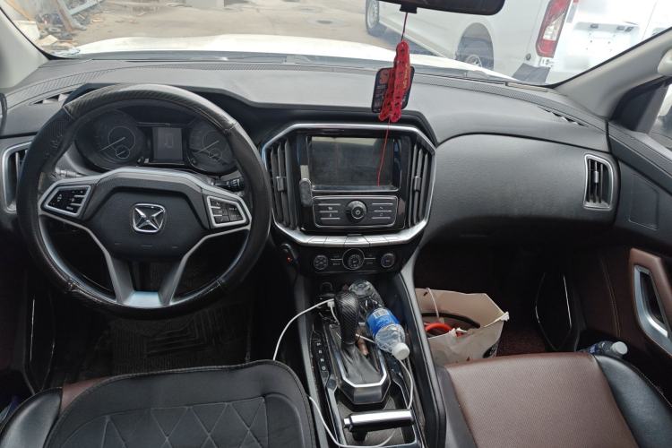 Used JMC Yusheng S350 2016 2.0T Automatic 4x4 Gasoline Luxury Version with Sunroof 7 Seats Center Console