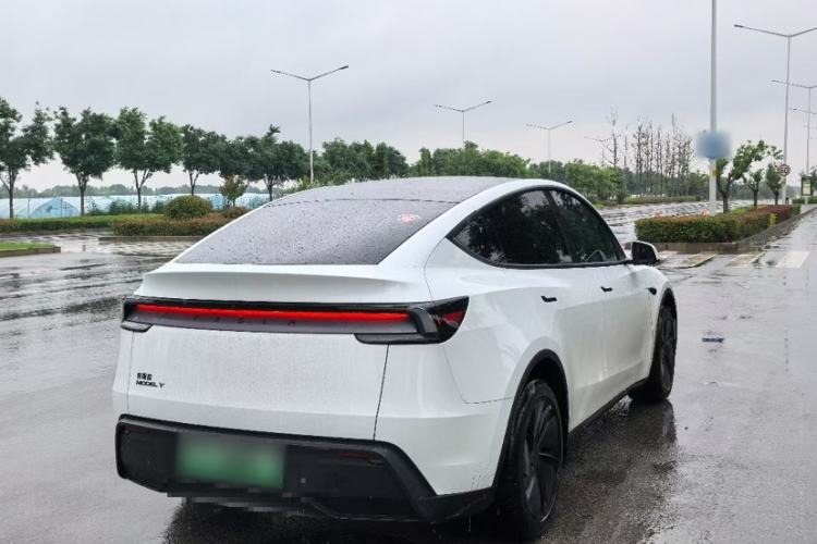 Used Tesla Model Y 2026 Rear-Drive Model

