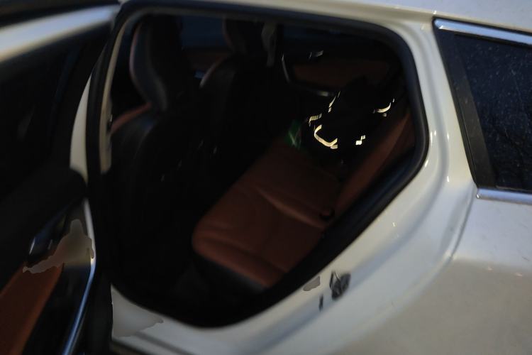 Used Volvo V60 2015 T5 Zhiyi Edition
