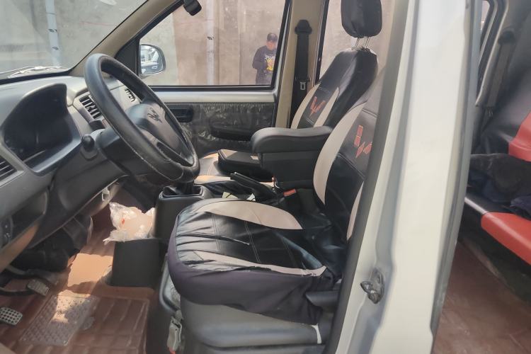 Used Wuling Rongguang 2019 1.2L S Van Standard Model with 5 Seats
