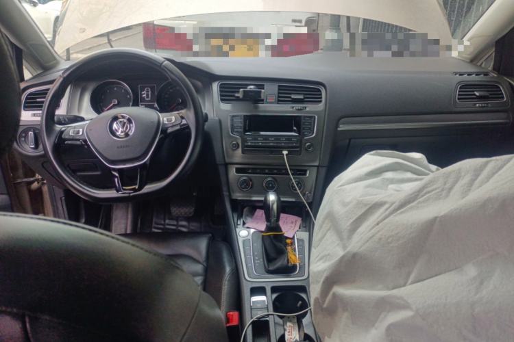 Used Volkswagen Golf 2015 1.4TSI Automatic Luxury Model
