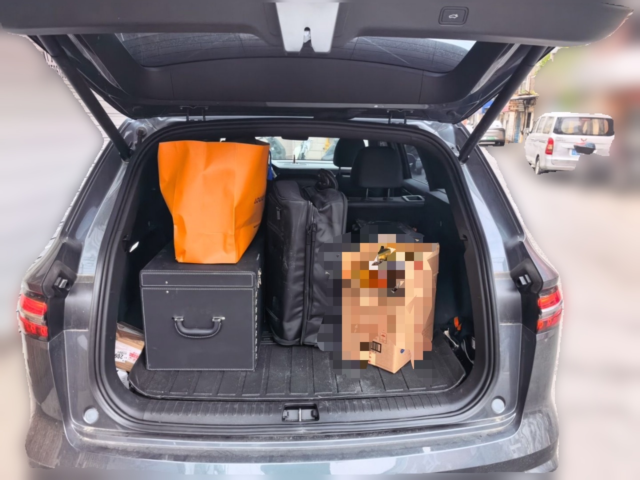 Geely Auto Monjaro L 2024 2.0TD DCT EVO Two-Wheel Drive Long-Range Version — снимка 16