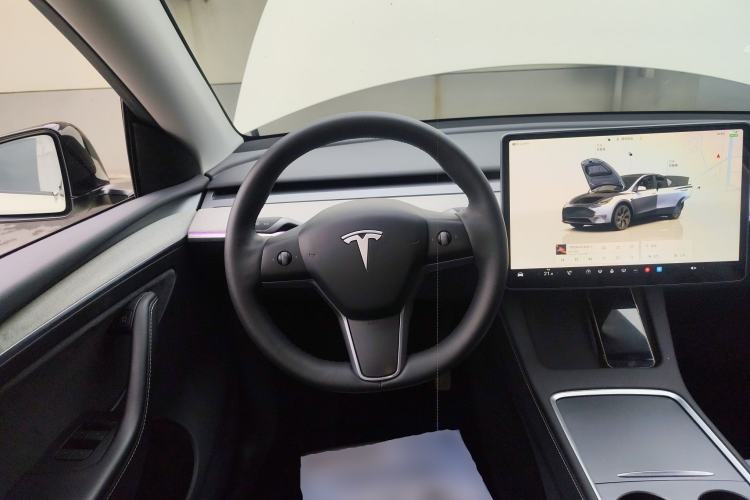 Used Tesla Model Y 2024 Long-Range All-Wheel-Drive Version
