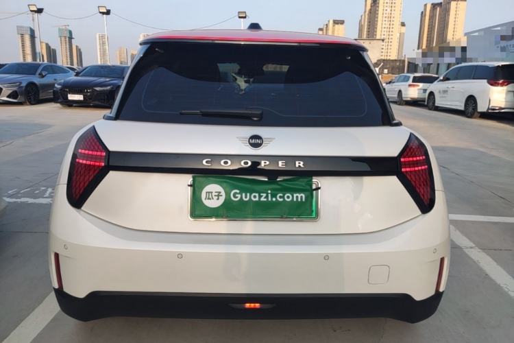 Used MINI Electric COOPER 2024 456km COOPER E Classic Edition
