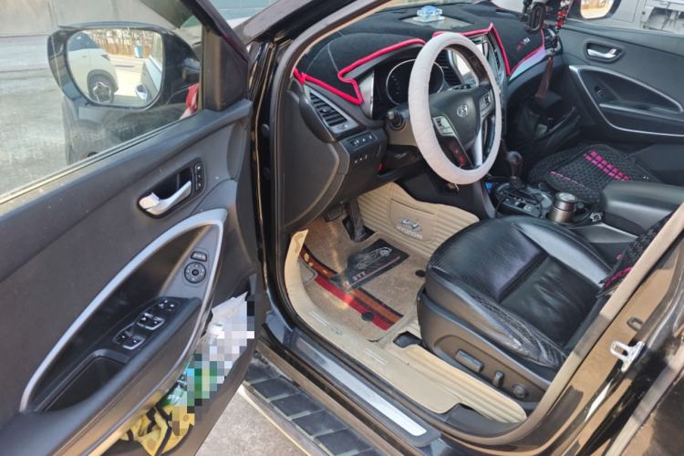 Used Hyundai Santa Fe 2013 2.0T Automatic All-Wheel Drive Top Trim