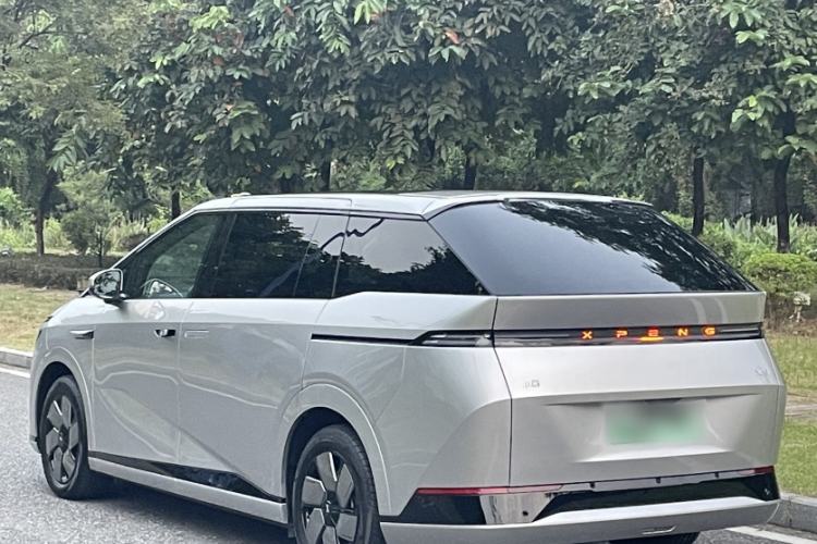 Used XPeng X9 2024 702 Ultra-Long Range Max
