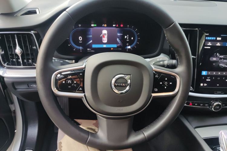 Used Volvo S60 2025 B4 Zhiyuan Luxury Edition
