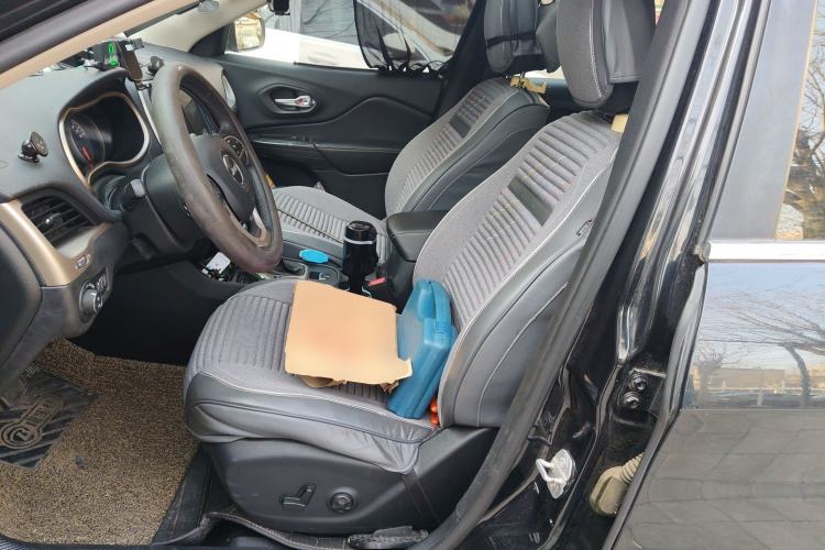 Used Jeep Cherokee 2017 2.0L Superior Edition