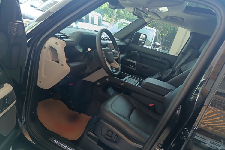 Used Land Rover Defender 2024 110 3.0T P400 X-DYNAMIC HSE Left Front Seat