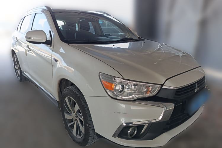 Used Mitsubishi ASX 2018 2.0L CVT Two-Wheel Drive Deluxe Edition Front Right 45 Deg