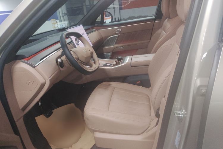 Used ONVO Luxeed L90 2025 Model—Pro Six-Seater Version Left Front Seat