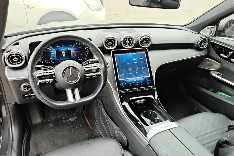 Used Mercedes-Benz C-Class 2023 Second Facelift C 260 L Sport Edition Center Console