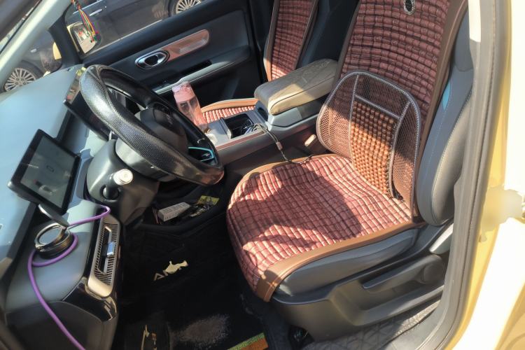 Used AION Y 2023 Younger Left Front Seat