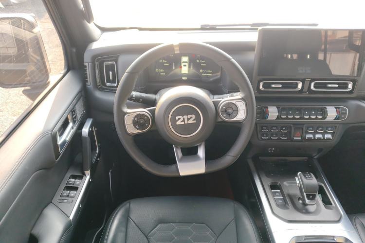 Used 212 T01 2025 2.0T Changfeng