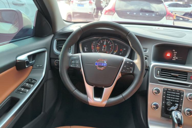 Used Volvo S60 2018 S60L T4 Zhiyuan Edition
