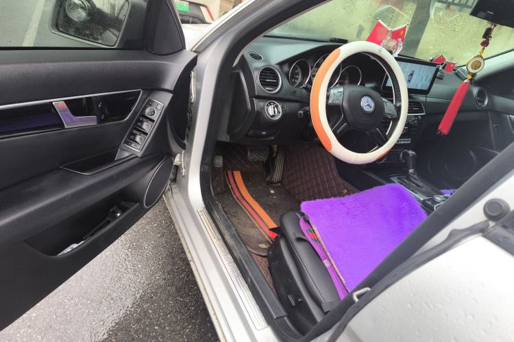 Used Mercedes-Benz C-Class 2010 C 180K Classic model