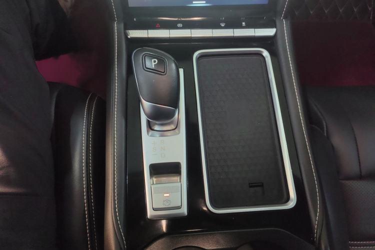 Used Venucia Star 2021 260T Automatic 48V Mild Hybrid Turbocharged Star Achieve Edition Gear Lever