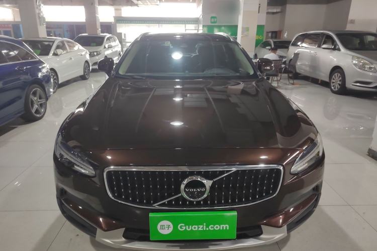 Used Volvo V90 2017 Cross Country T5 AWD Prestige Edition Front