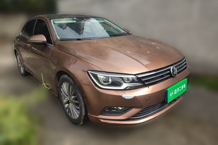 Used Volkswagen Lamando 2015 280TSI DSG Luxury Edition Front Right 45 Deg