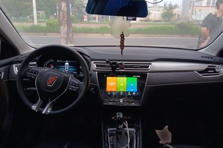 Used Roewe i5 2020 1.5L Automatic 4G Connect Luxury Flagship Edition Center Console