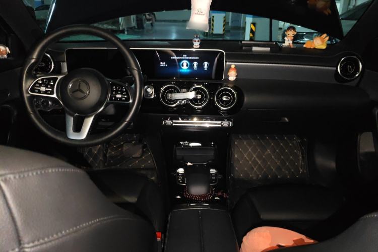 Used Mercedes-Benz A-Class 2019 A 200 L Center Console