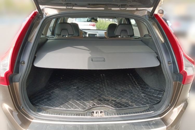 Used Volvo XC60 2016 T5 Smart Version Trunk