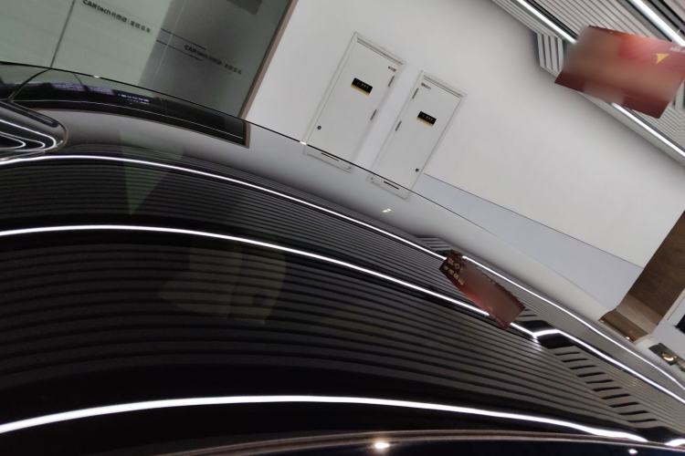 Used Li Auto i6 2025 Model Four-Wheel-Drive Standard Type
