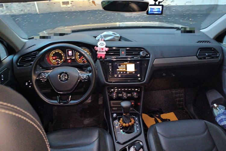 Used Volkswagen Tiguan L 2020 330TSI Automatic Two-Wheel Drive Smart Luxury Edition China VI Standard Center Console