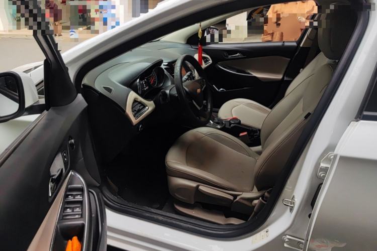 Used Chevrolet Cruze 2015 1.5L Automatic Luxury Edition Driver Seat