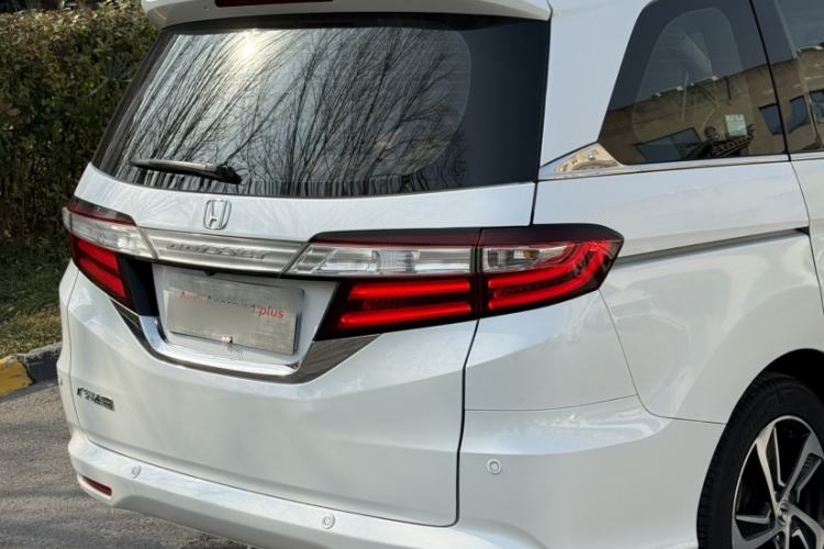 Used Honda Odyssey 2015 Revised 2.4L Luxury Edition