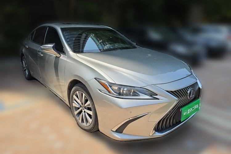 Used Lexus ES 2020 300h Premier Edition