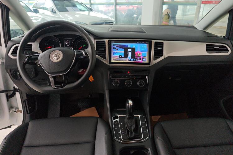 Used Volkswagen Golf Sportsvan 2019 200TSI Automatic C-HR Pure Version China VI Standard
