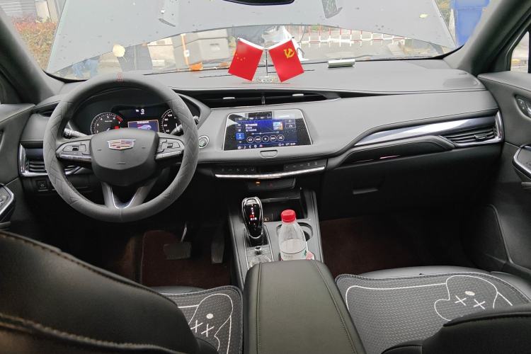 Used Cadillac XT4 2022 28T Two-Wheel Drive Fashion Edition Center Console