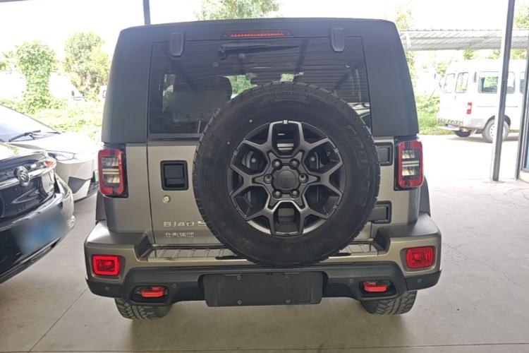 Ojetý BAIC Off-Road BJ40 2021 2.0T Automatic Four-Wheel Drive Ring the Tower Champion Edition