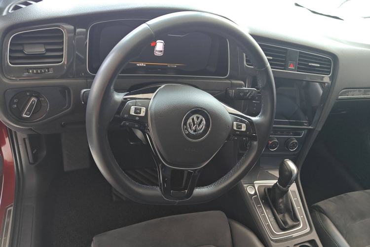 Used Volkswagen Golf 2020 280TSI DSG Luxury Edition
