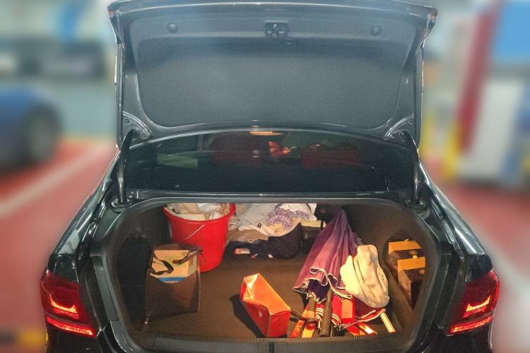 Used Volkswagen Magotan 2012 Revised 1.8TSI Luxury Version Trunk