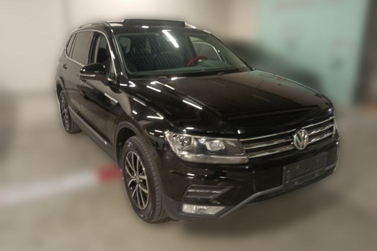 Used Volkswagen Tiguan L 2018 Facelift 330TSI Automatic Two-Wheel Drive Luxury Edition Front Right 45 Deg