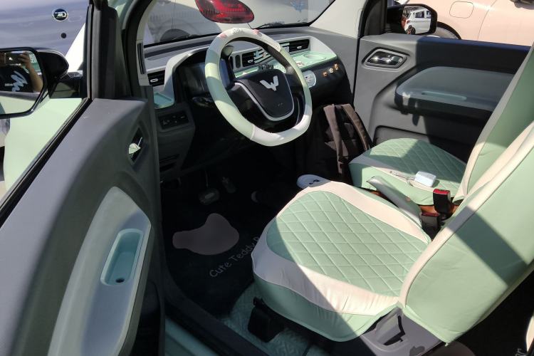 Used Wuling Hongguang MINIEV 2021 Macaron Fashion Model Lithium Iron Phosphate Driver Seat