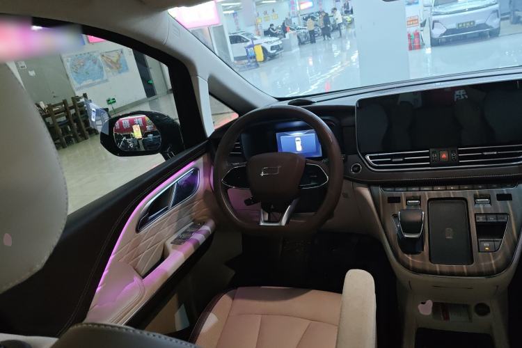 Used Bestune M9 2023 2.0T Ultimate Edition