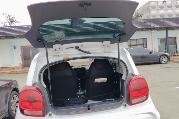 Used Roewe Clever 2021 302km Excellence Edition Trunk