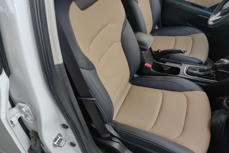 Used Chevrolet Monza 2020 320 Automatic Enjoyment Edition Right Front Seat