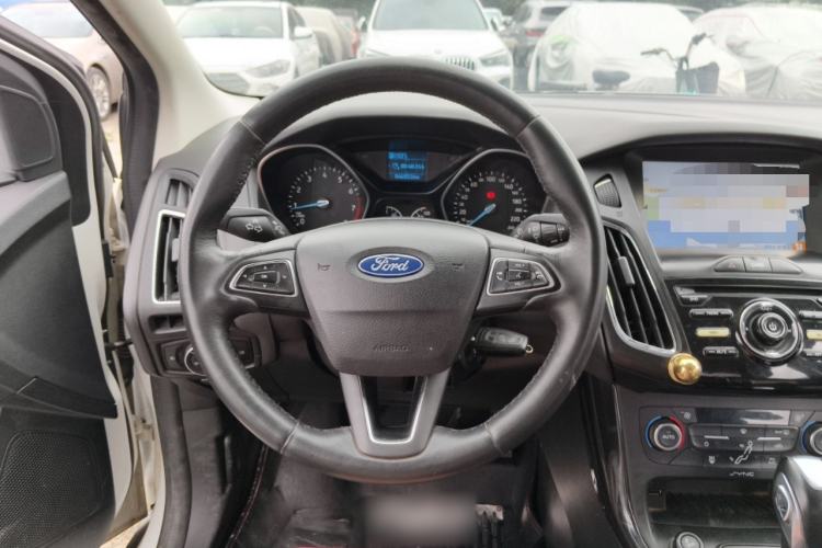Used Ford Focus 2015 Sedan 1.6L Automatic Trend Model Steering Wheel