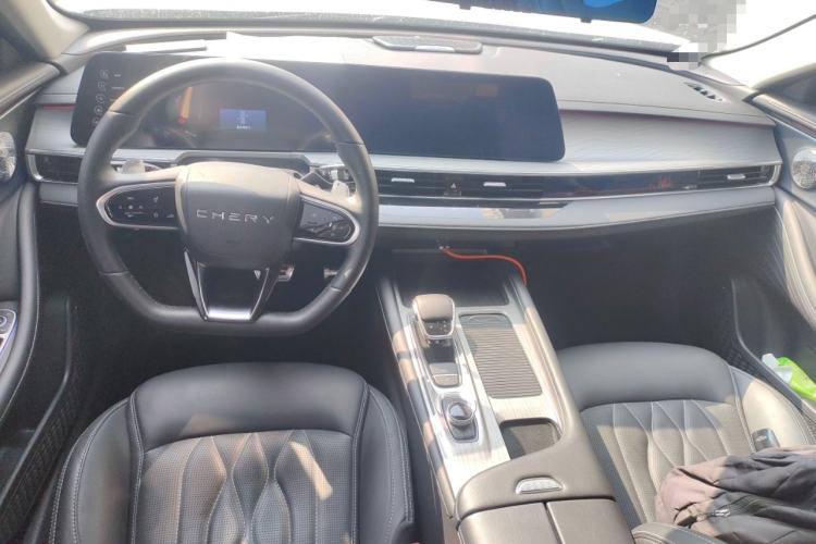 Used Chery Arrizo 8 2023 High-Performance Edition 2.0T DCT Powerfully Equipped Center Console