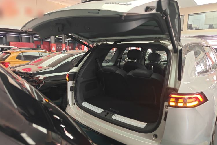 Used Dongfeng eπ eπ008 2024 210Max Range-Extended Version 6 Seats
