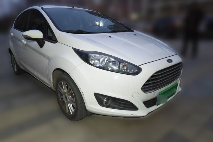Used Ford Fiesta 2013 Hatchback 1.5L Automatic Fashion Edition Front Right 45 Deg