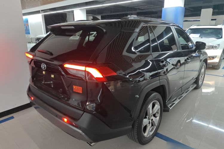 Used Toyota RAV4 2021 2.0L CVT Two-Wheel Drive Fashion PLUS Edition